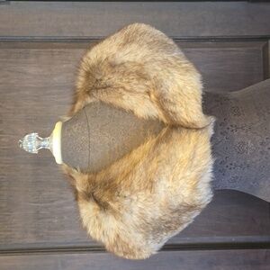 Stunning Vintage Silver Fox Genuine Fur Collar